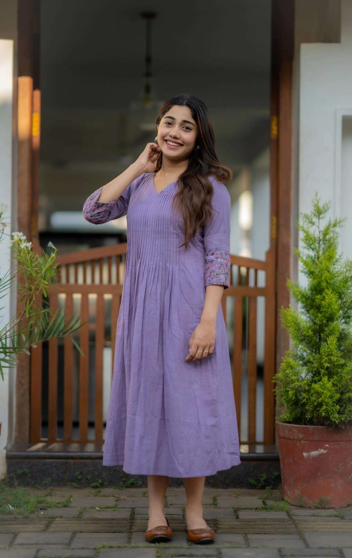 Chic Embroidered Cotton Kurta & Pant Duo – Perfect for Any Occasion (M) - Image 2