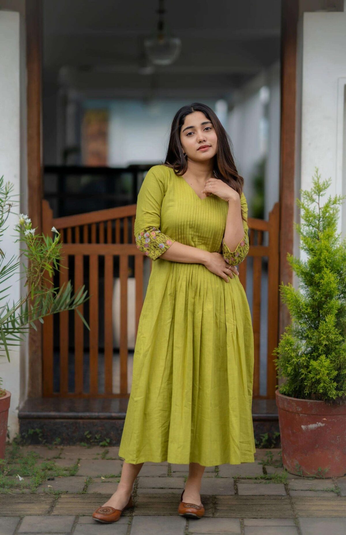 Breezy & Beautiful – Embroidered Kurta Pant Set in Cotton Slub (S) - Image 2